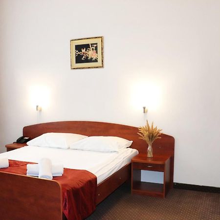 Hotel Lothus Vratislav Exteriér fotografie